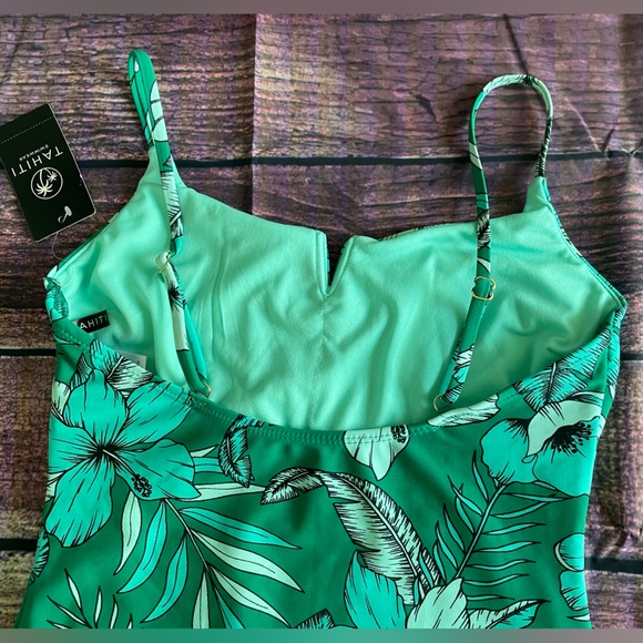 One Piece Bikini - Picture 9 of 11